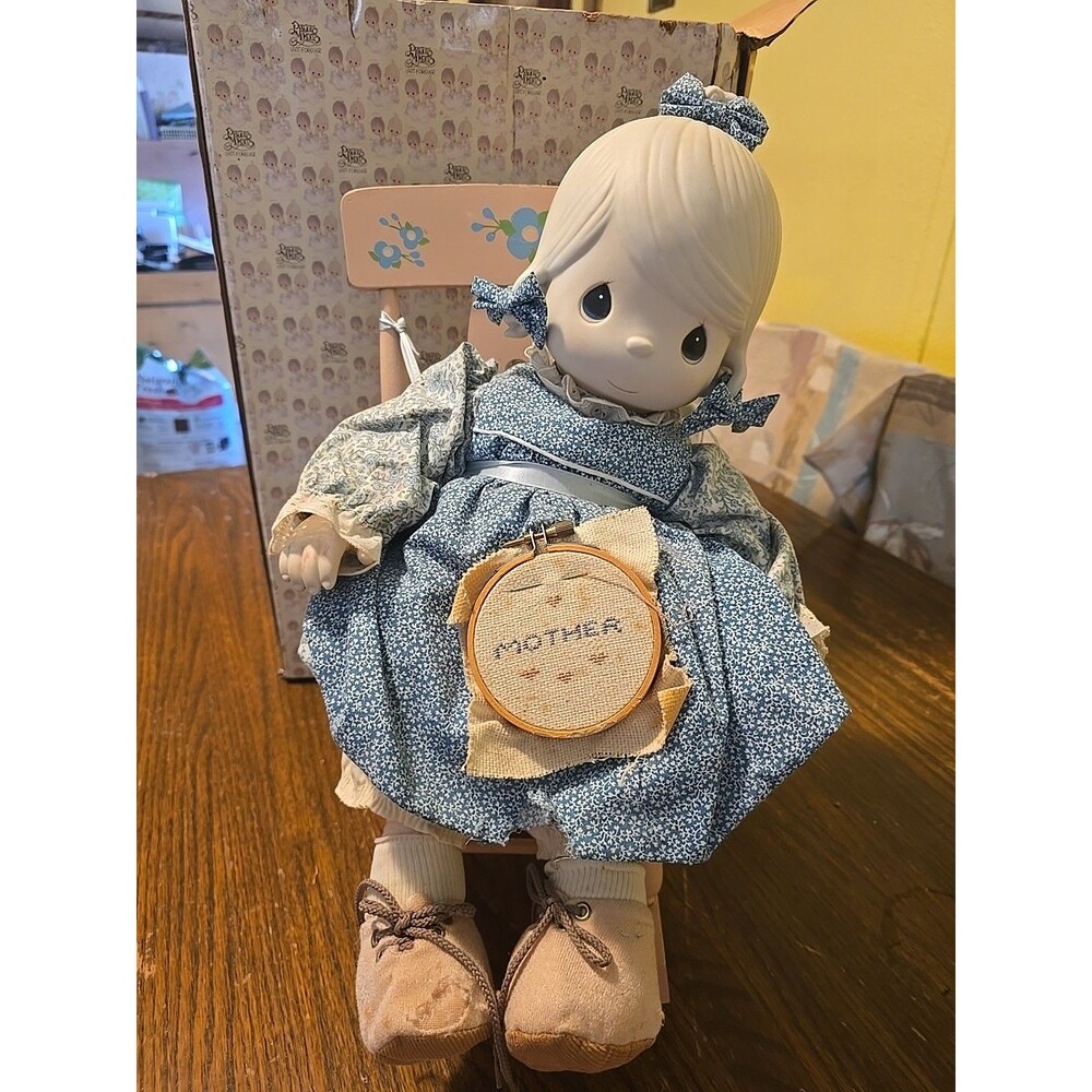 Mother Sew Dear Doll E-2850 by Precious Moments 18" tall1 1984 Clean in Box
